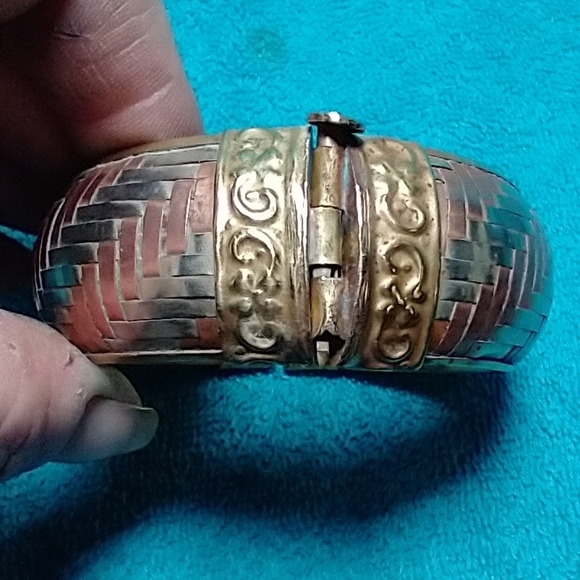 Gold brass copper silver Woven design hinged pin closure vintage Bracelet large - Picture 8 of 8